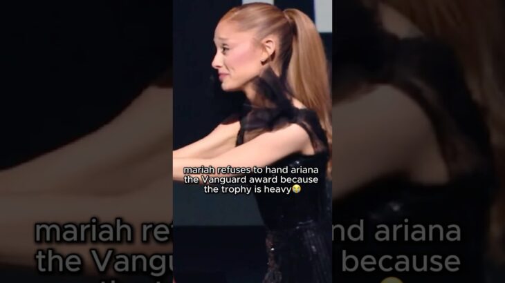 Ariana Grande tried to hold Mariah Carey’s Vanguard trophy but she REFUSES it #shorts #arianagrande